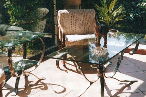 Table basse en fer forgé avec plateau en verre à Istres