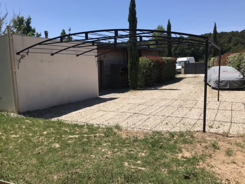 Abri 2 voitures en fer forgé Vaucluse La Férode votre ferronnerie d'art
