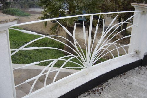 Garde-corps fer forgé décor jonc balcon ou terrasse à Saint Tropez