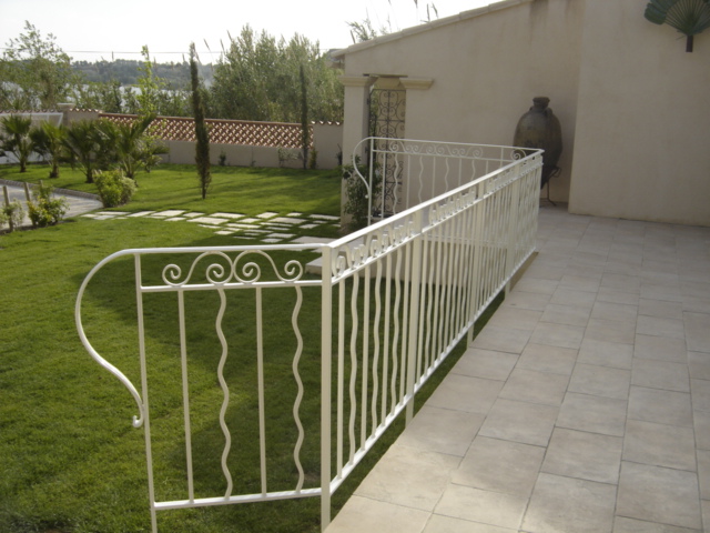Garde-corps de terrasse en fer forgé sur mesure à Istres
