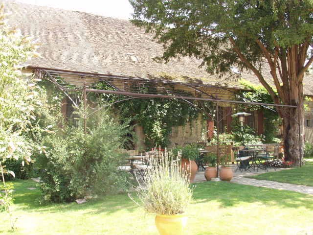 pergolas en fer forgé sur mesure grande terrasse Dordogne pergolas en fer forgé sur mesure grande terrasse Dordogne