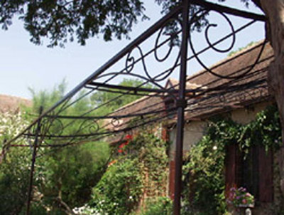 pergolas en fer forgé sur mesure grande terrasse Dordogne