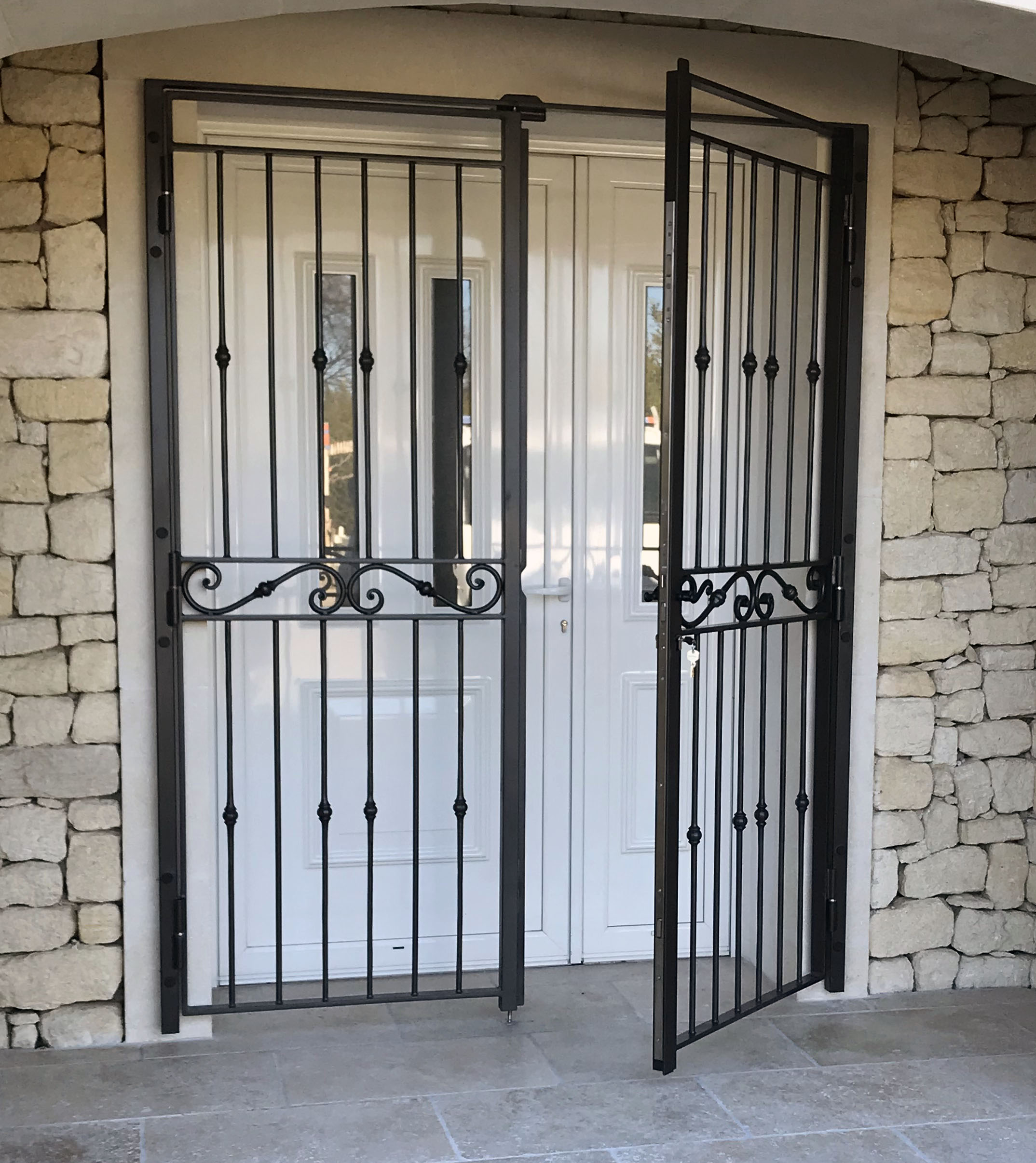 grille de sécurité pour porte entrée