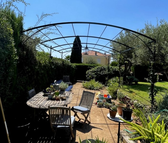 tonnelle en fer forgé sur mesure