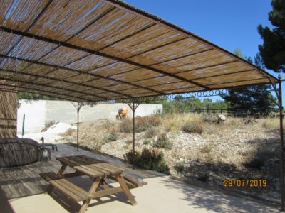 pergola en fer forgé sur mesure pour grande terrasse dans l'Aude