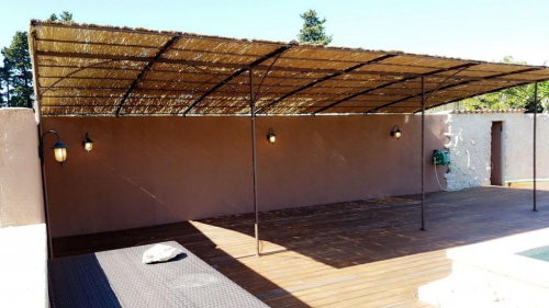 pergola en fer forgé pour piscine Vaucluse
