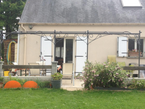 pergola en fer forgé sur mesure à Angers