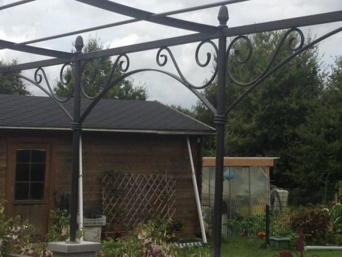 pergola en fer forgé sur mesure dans le Maine et Loire