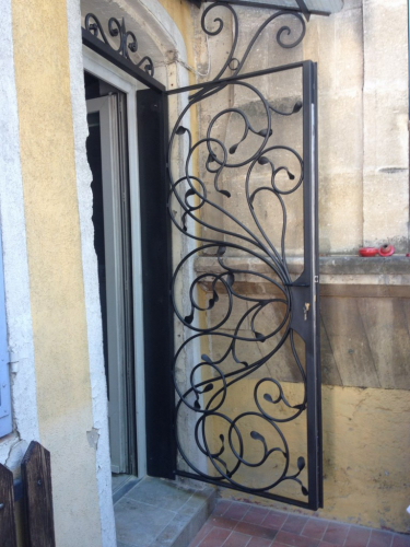 grille de sécurité porte entrée à st Chamas