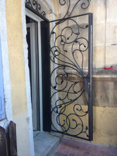 grille de sécurité en fer forgé porte entrée à Miramas