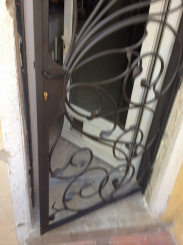 grille de sécurité en fer forgé porte entrée à Miramas