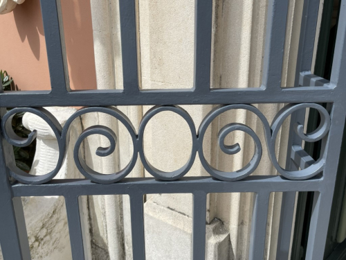 grille en fer forgé sur mesure à Martigues