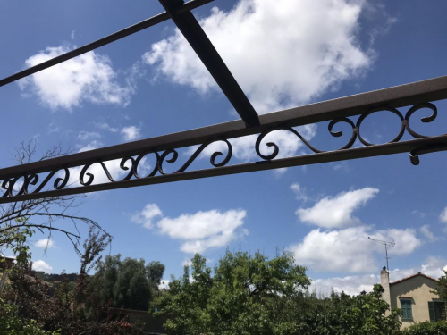 pergola fer forgé sur mesure à Mougins dans les alpes Maritime