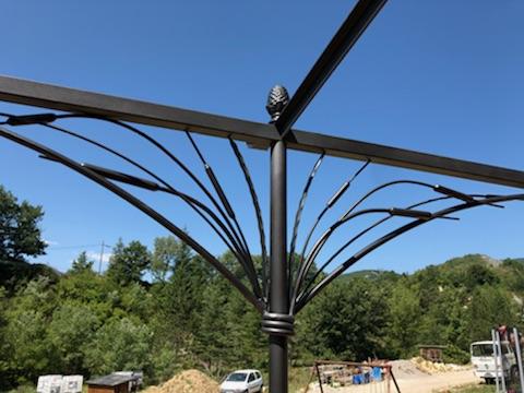 pergola fer forgé pour terrasse en bois Alpes de Haute Provence