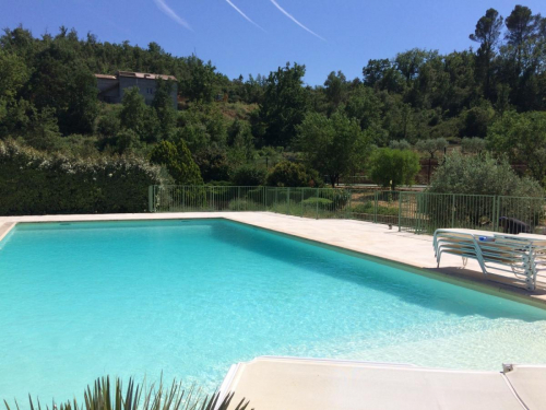 Garde-corps piscine à Bras dans le Var