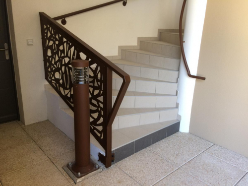 garde-corps moderne avec tôle décor à aix en Provence