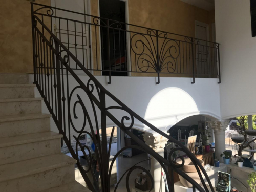 rampe d'escalier en  fer forgé sur mesure à Auriol