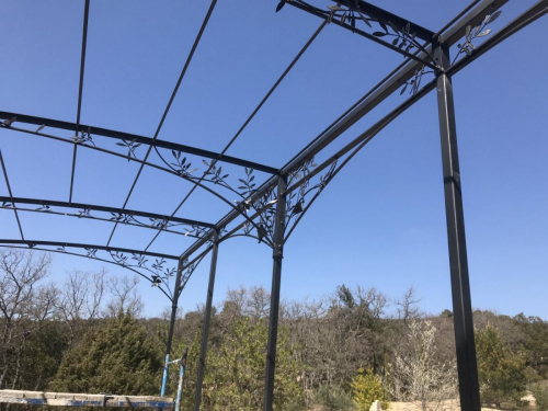 tonnelle en fer forgé sur mesure à Apt