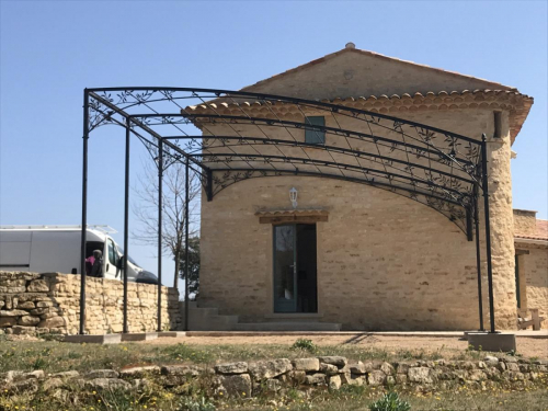 tonnelle en fer forgé sur mesure à Apt