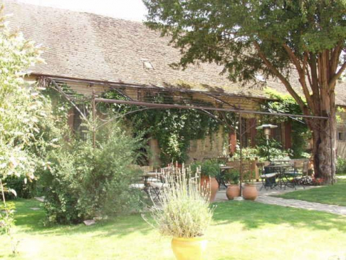pergola pour terrasse plus de 5m profondeur pour gite en Dordogne