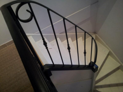 rampe en fer forgé sur escalier bois Aix en Provence